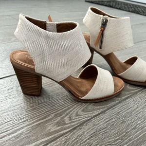 Toms Majorca cutout sandal in Natural